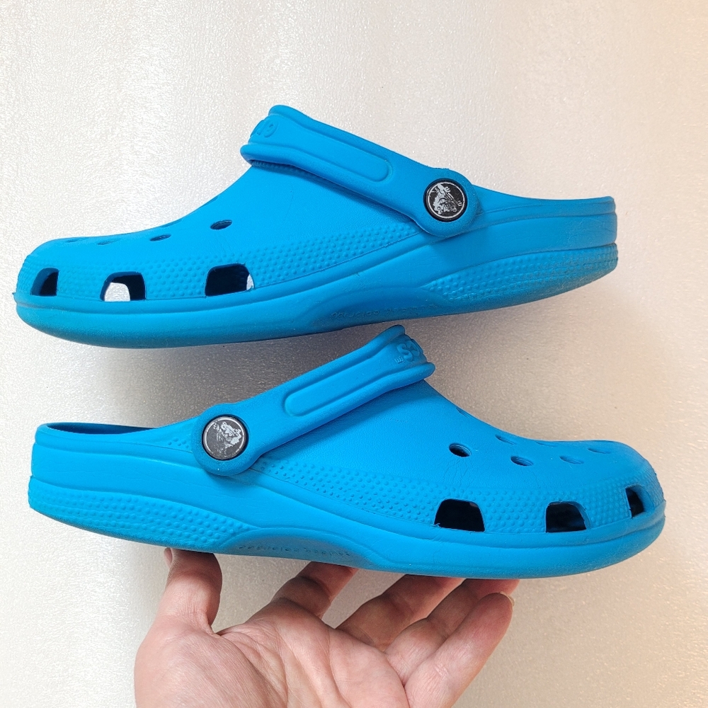 Crocs Classic Clog Bright Blue Size 7/8 (Free With $50.00 Purchase) - Picture 6 of 13